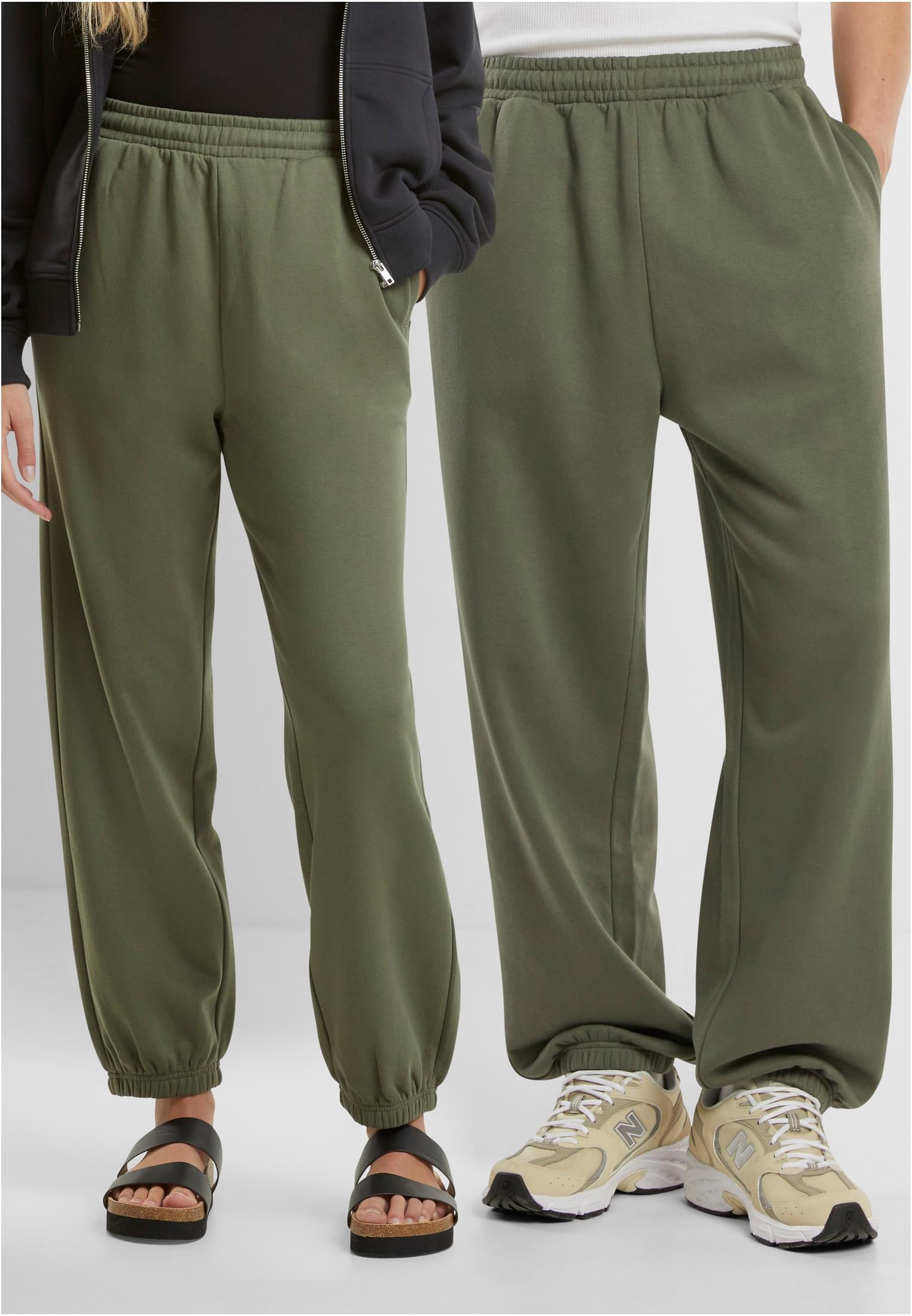 Regular Fit Sweatpants olive | olive