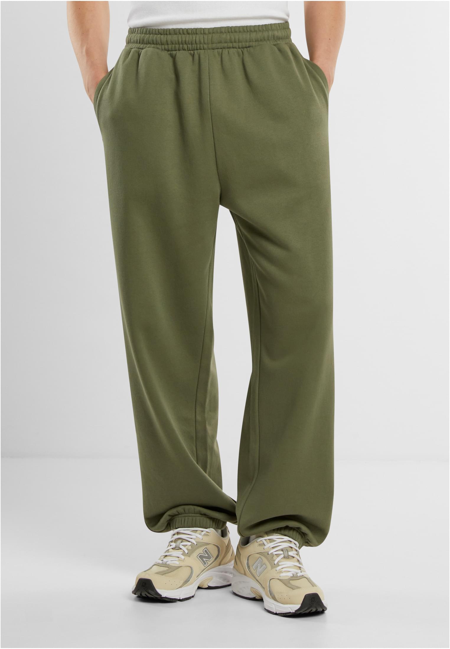 Regular Fit Sweatpants olive | olive