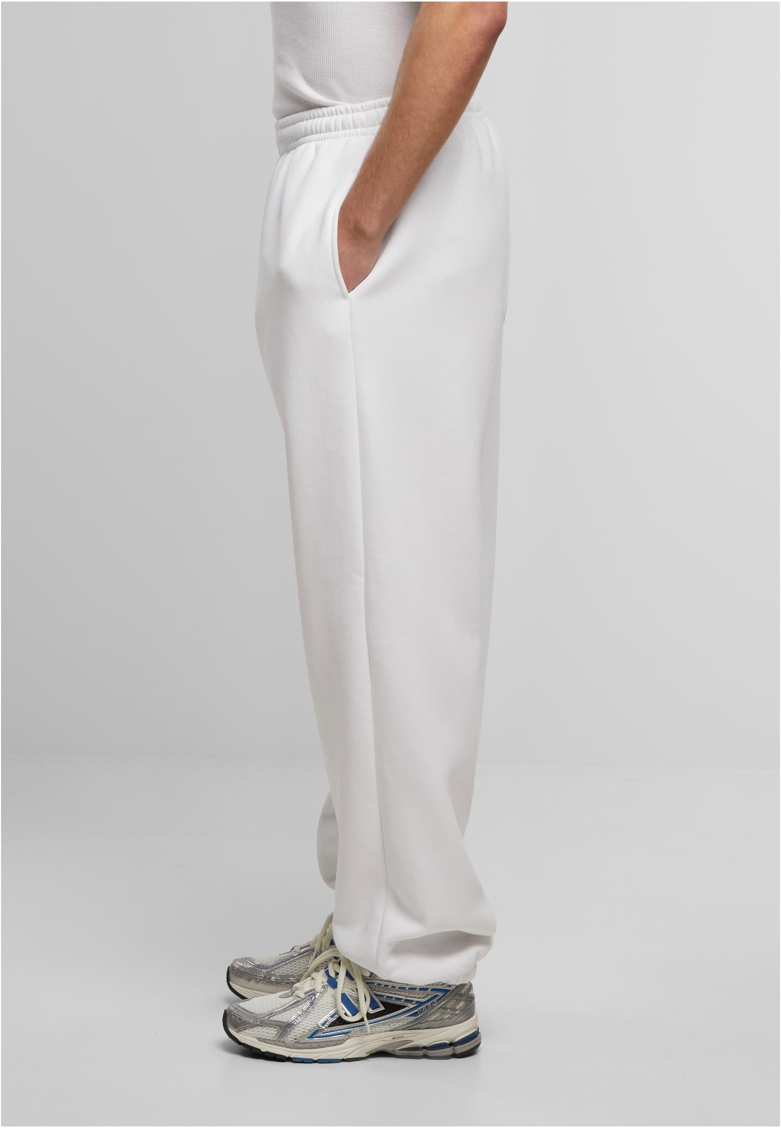 Regular Fit Sweatpants white | white