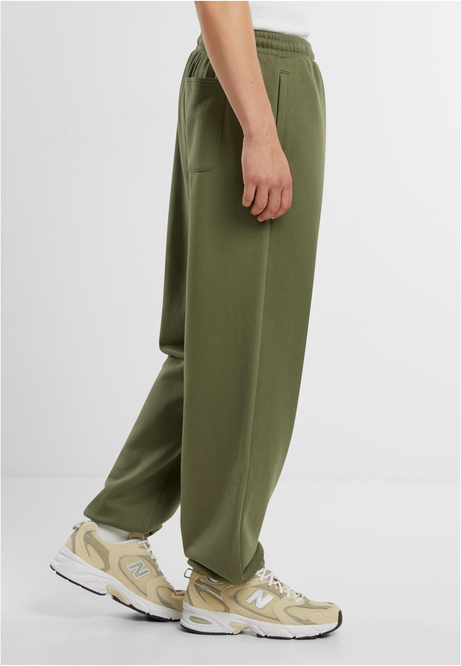Regular Fit Sweatpants olive | olive